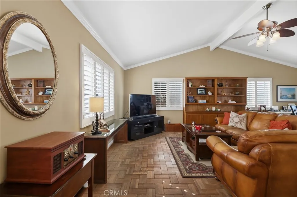 303 N Trotwood Avenue, San Pedro, California 90732 home-pic-12