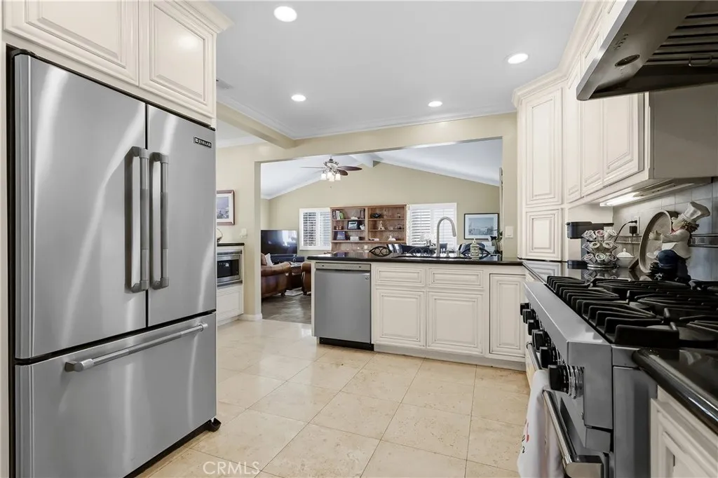 303 N Trotwood Avenue, San Pedro, California 90732 home-pic-21