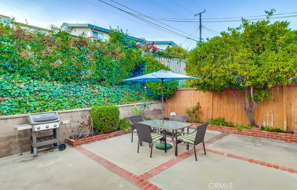 303 N Trotwood Avenue, San Pedro, California 90732 home-pic-33