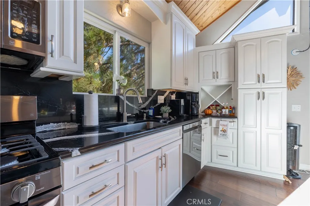 27482 Matterhorn, Lake Arrowhead, California 92352 home-pic-9