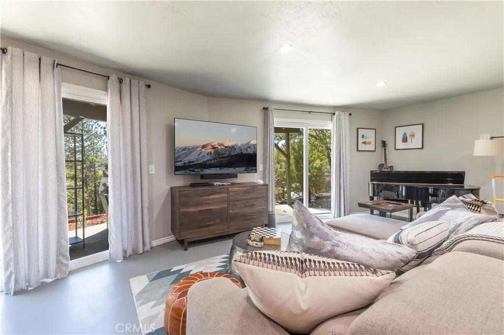 27482 Matterhorn, Lake Arrowhead, California 92352 home-pic-21