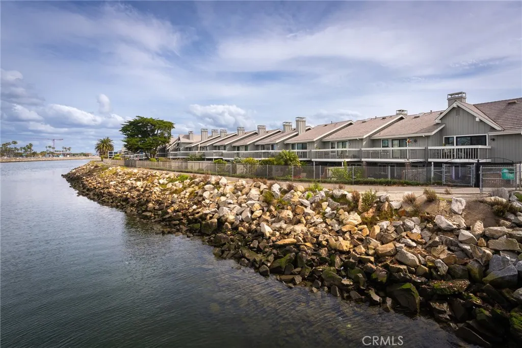 315 Spinnaker Way, Seal Beach, California 90740 home-pic-1