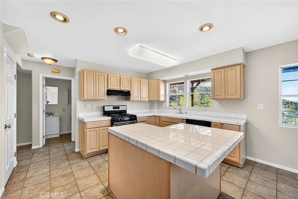 9404 Wayside, Shadow Hills, California 91040 home-pic-15