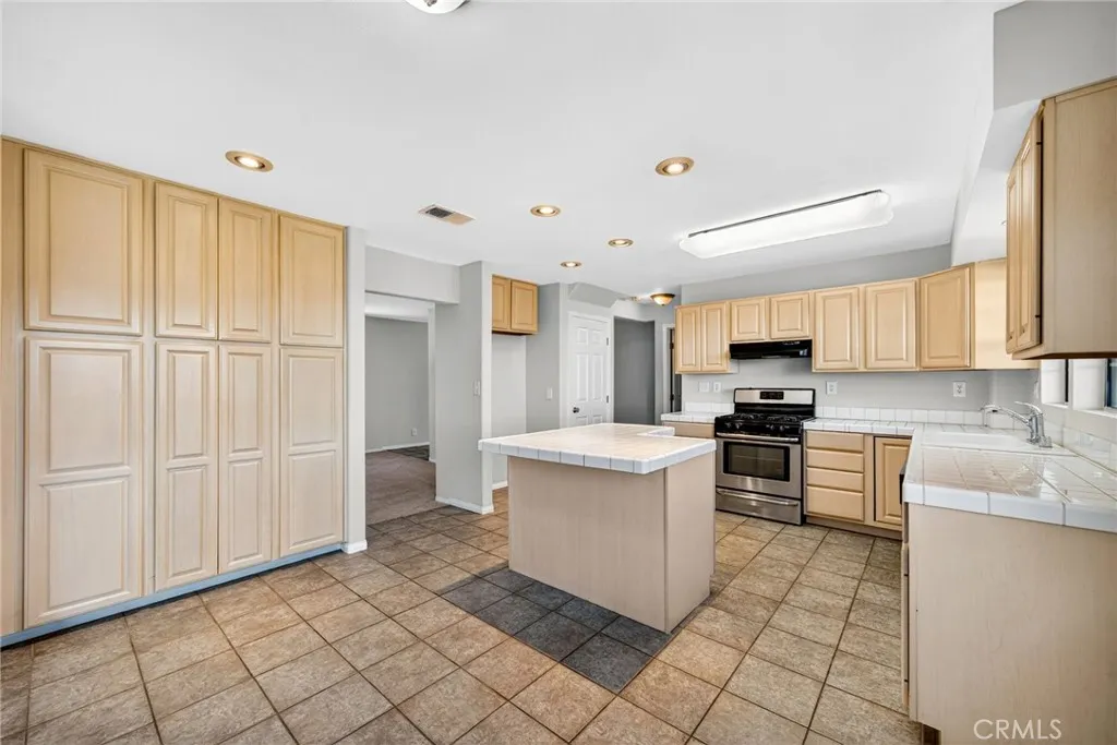 9404 Wayside, Shadow Hills, California 91040 home-pic-14