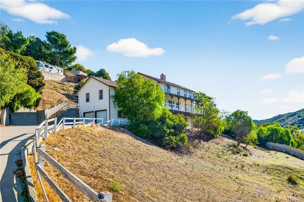 9404 Wayside, Shadow Hills, California 91040 home-pic-2