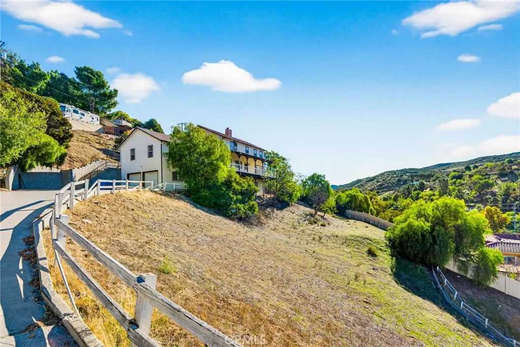9404 Wayside, Shadow Hills, California 91040 home-pic-1
