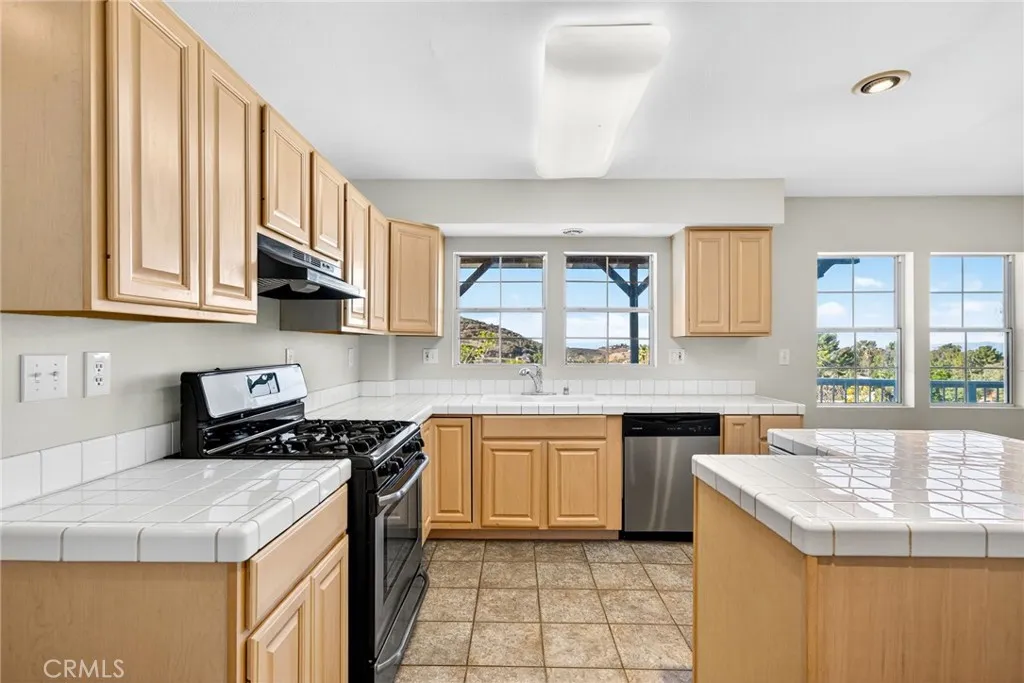 9404 Wayside, Shadow Hills, California 91040 home-pic-16