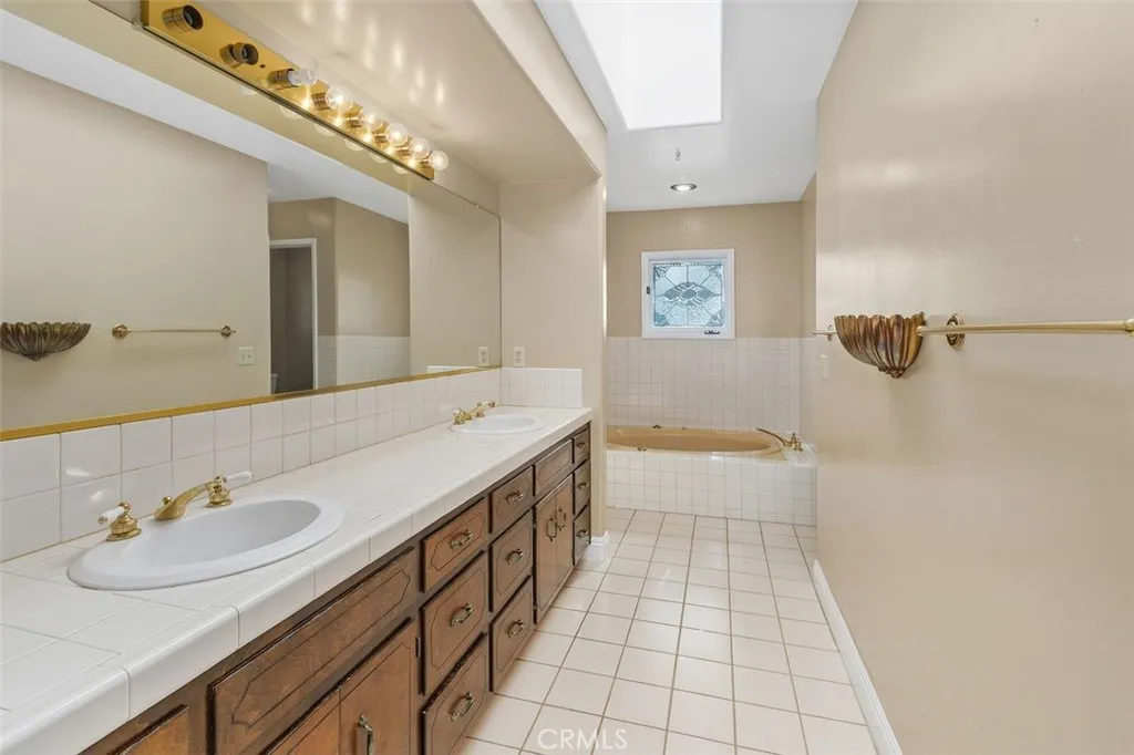 1370 Oak Street, Redlands, California 92373 home-pic-32