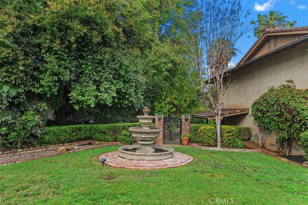 1370 Oak Street, Redlands, California 92373 home-pic-2