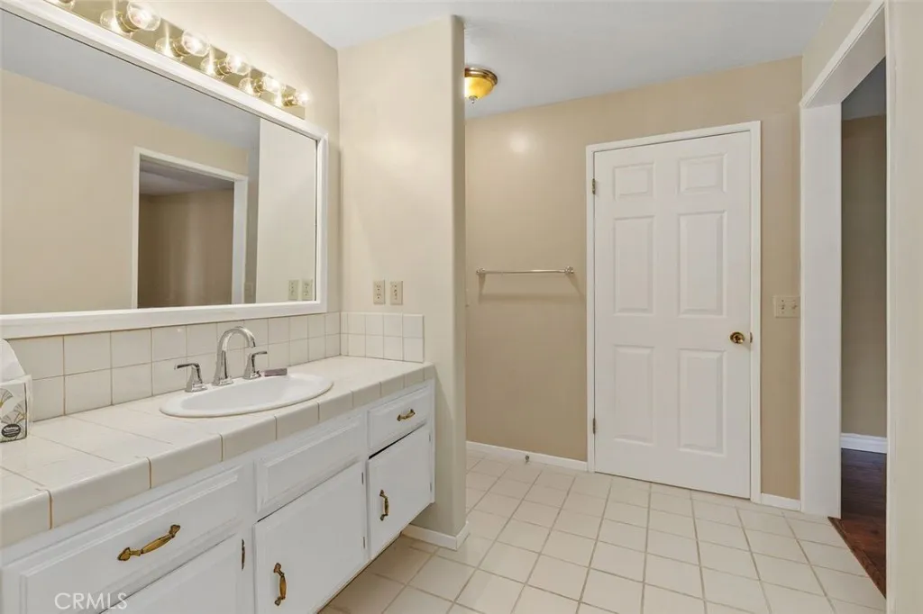 1370 Oak Street, Redlands, California 92373 home-pic-39