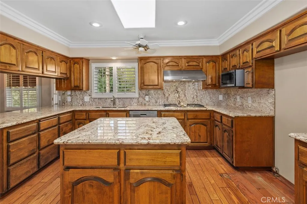1370 Oak Street, Redlands, California 92373 home-pic-19