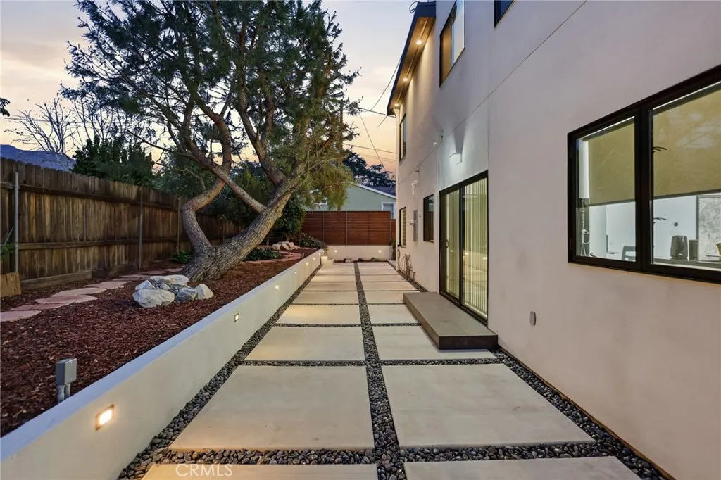 2434 Prospect, Montrose, California 91020 home-pic-49