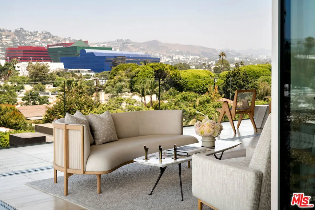 8899 Beverly Boulevard 5a, West Hollywood, California 90048 home-pic-12