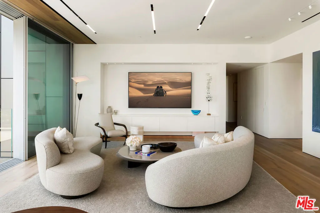 8899 Beverly Boulevard 5a, West Hollywood, California 90048 home-pic-3