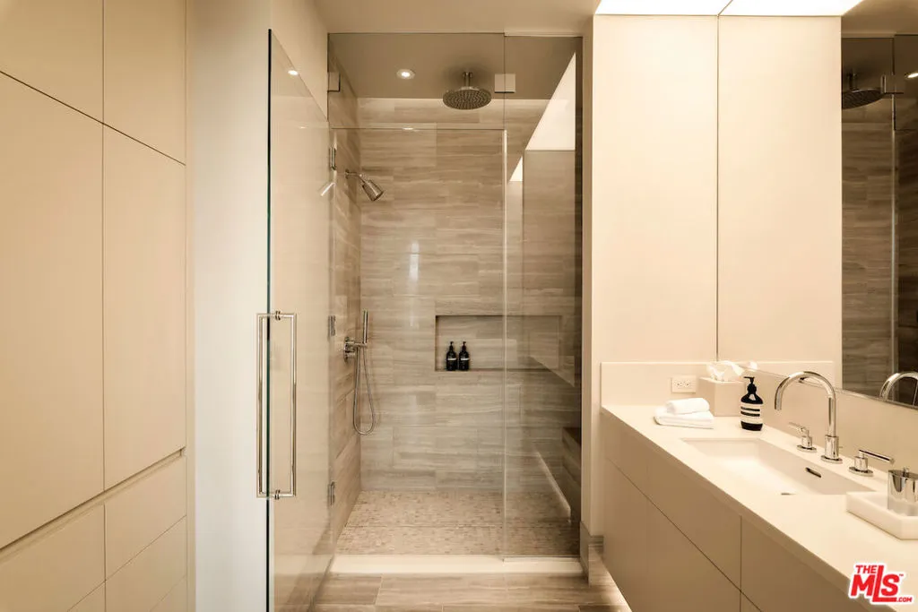 8899 Beverly Boulevard 5a, West Hollywood, California 90048 home-pic-17