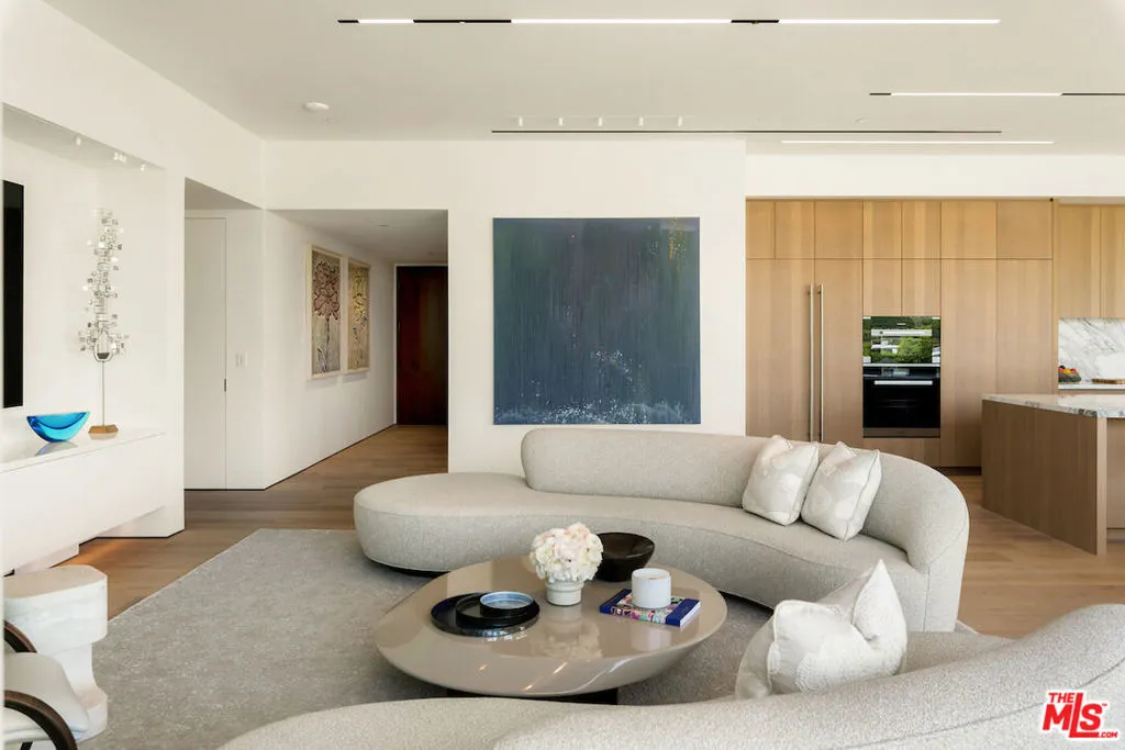 8899 Beverly Boulevard 5a, West Hollywood, California 90048 home-pic-4