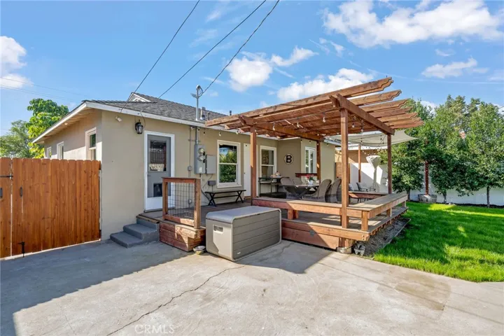 6107 Carson, Lakewood, California 90713