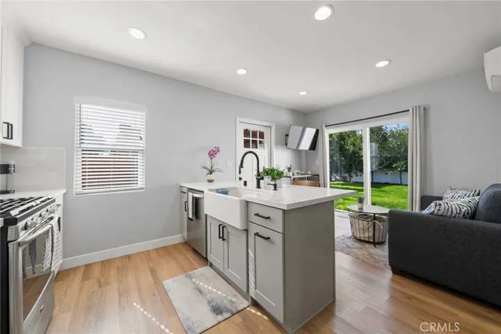 6107 Carson, Lakewood, California 90713