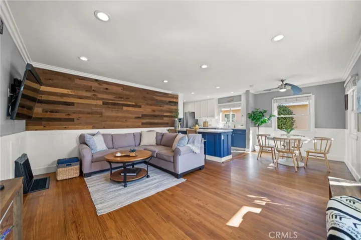 6107 Carson, Lakewood, California 90713