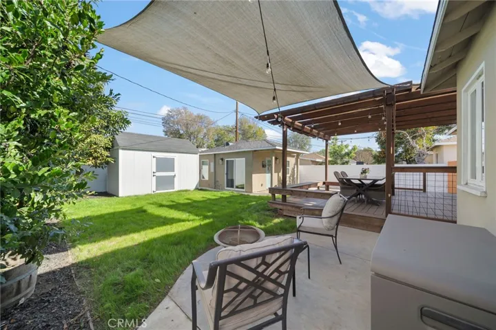 6107 Carson, Lakewood, California 90713