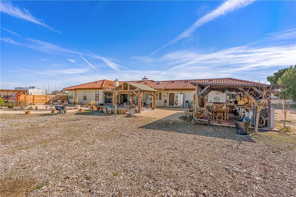 8549 W Avenue D2, Lancaster, California 93536 home-pic-47