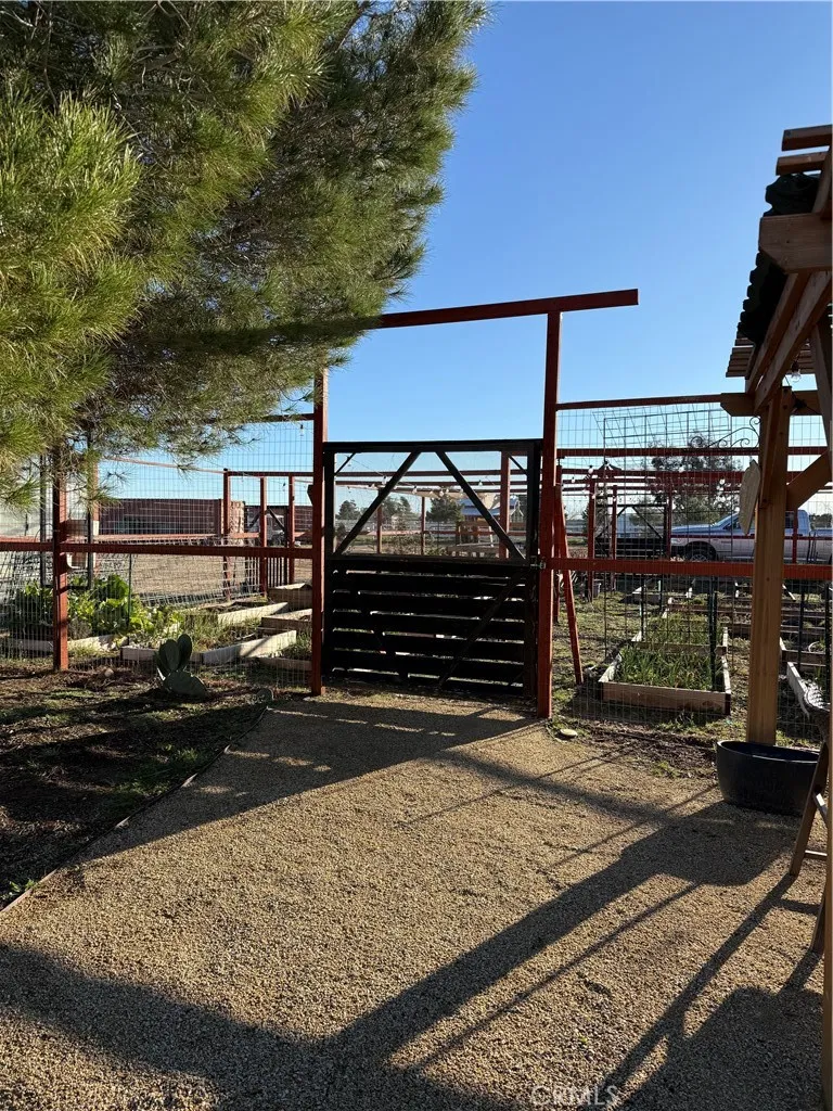 8549 W Avenue D2, Lancaster, California 93536 home-pic-42
