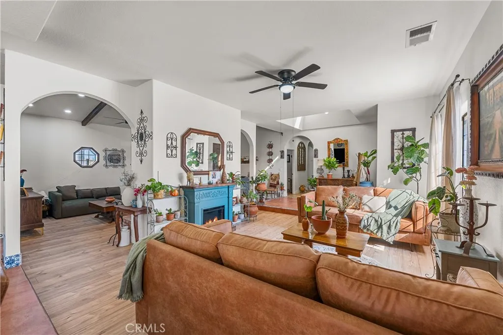 8549 W Avenue D2, Lancaster, California 93536 home-pic-8