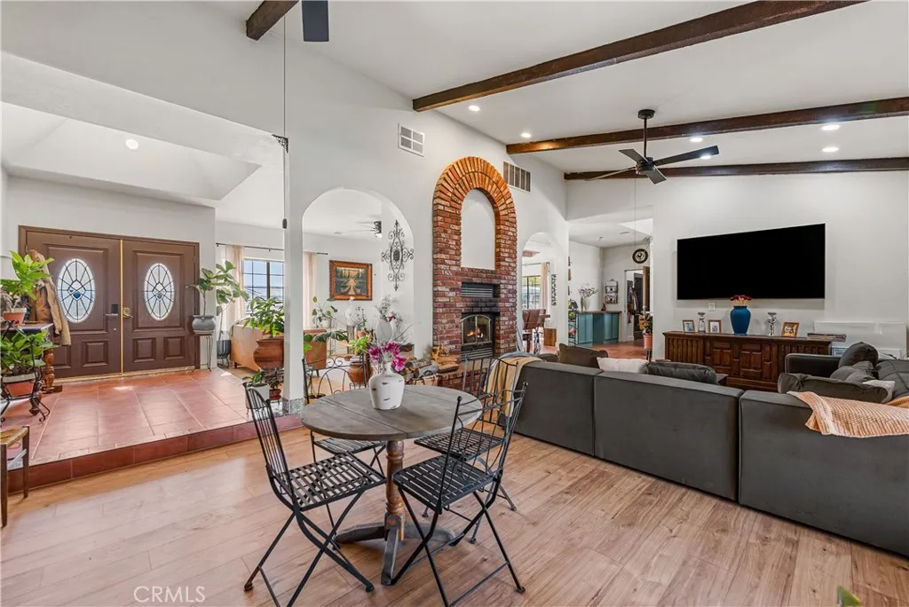 8549 W Avenue D2, Lancaster, California 93536 home-pic-12