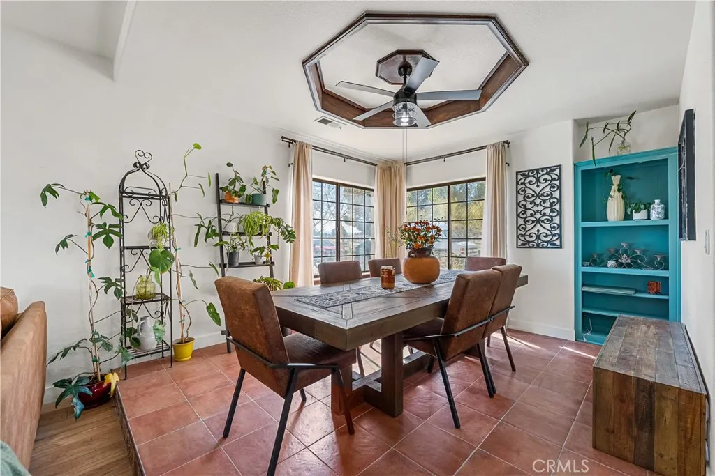 8549 W Avenue D2, Lancaster, California 93536 home-pic-15