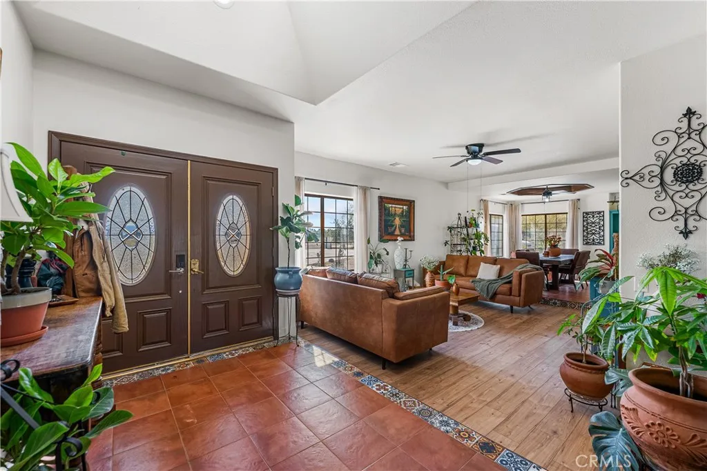 8549 W Avenue D2, Lancaster, California 93536 home-pic-19