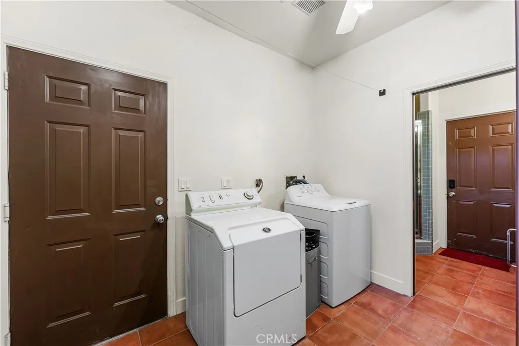 8549 W Avenue D2, Lancaster, California 93536 home-pic-36