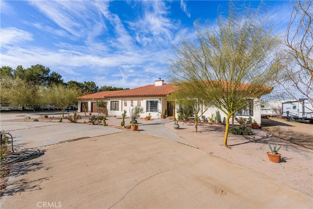 8549 W Avenue D2, Lancaster, California 93536 home-pic-2