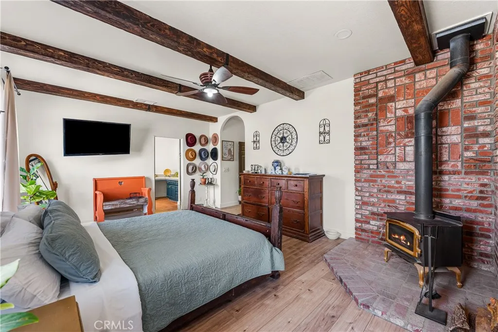 8549 W Avenue D2, Lancaster, California 93536 home-pic-31