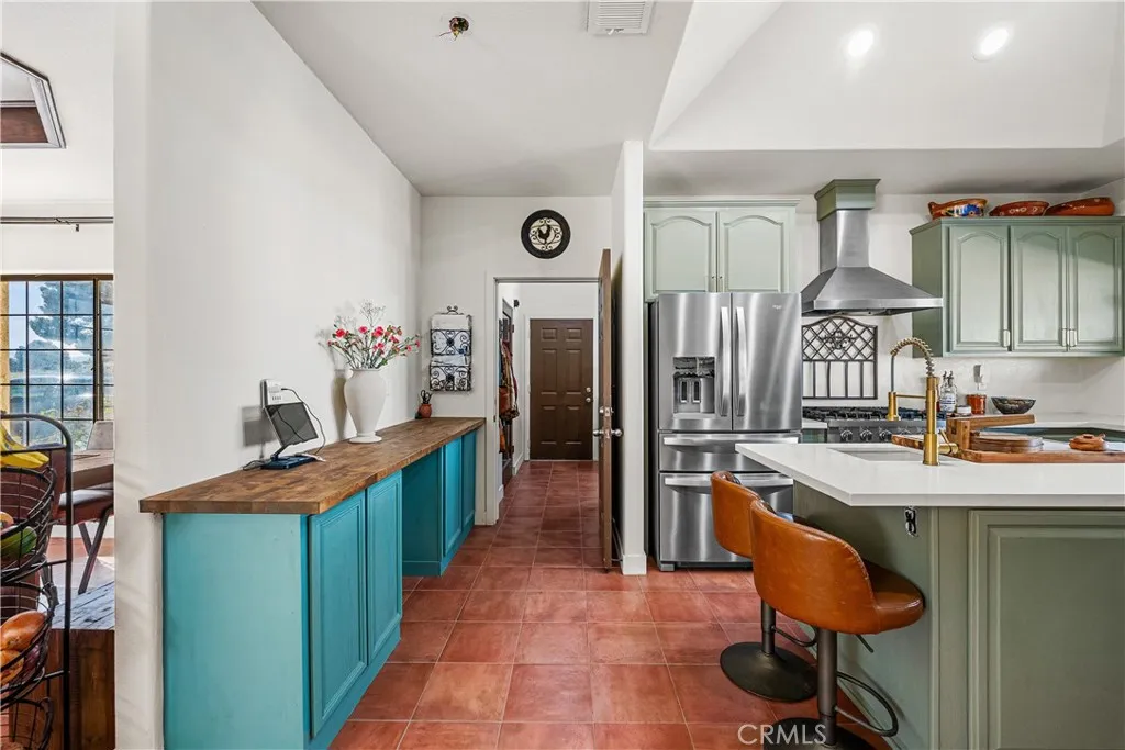 8549 W Avenue D2, Lancaster, California 93536 home-pic-23