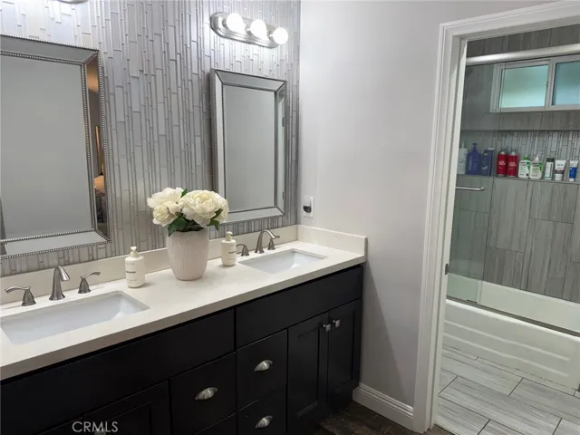 Primary Bath with dual sinks