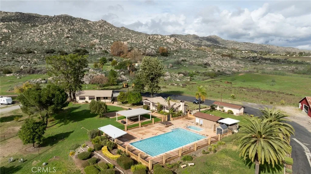 COMMUNITY AMENITIES