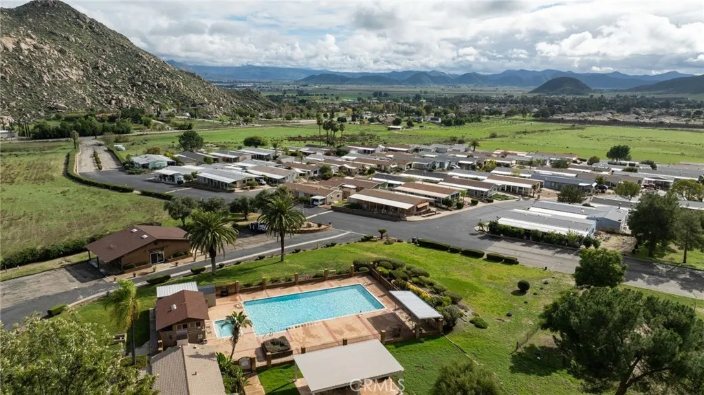 COMMUNITY AMENITIES