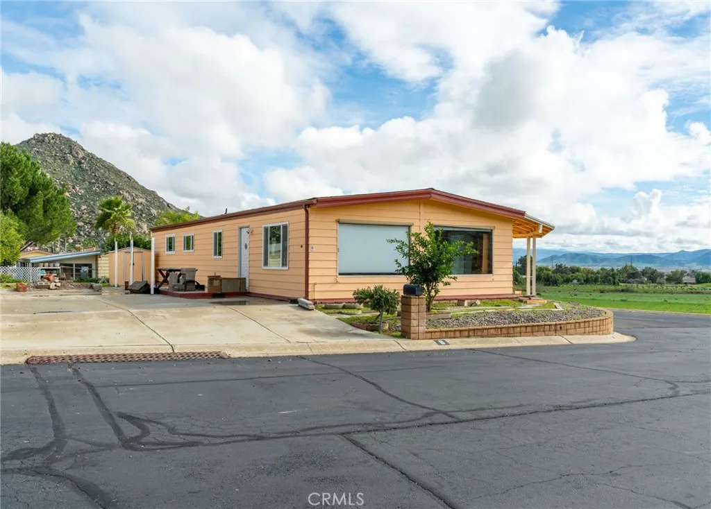 PHOTO IS SHOWING THE PREVIOUS MOBILE HOME THAT HAS NOW BEEN REMOVED