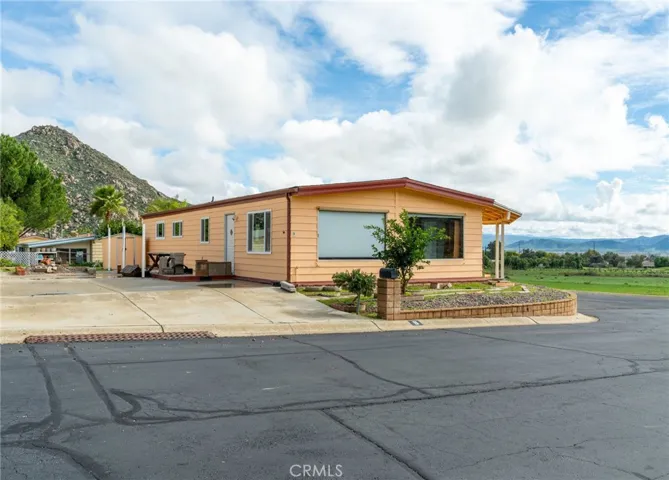 PHOTO IS SHOWING THE PREVIOUS MOBILE HOME THAT HAS NOW BEEN REMOVED