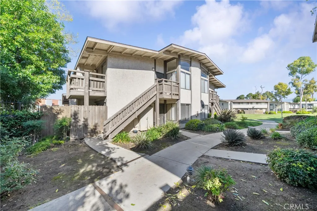 1150 S Meadow 6, Colton, California 92324 home-pic-2