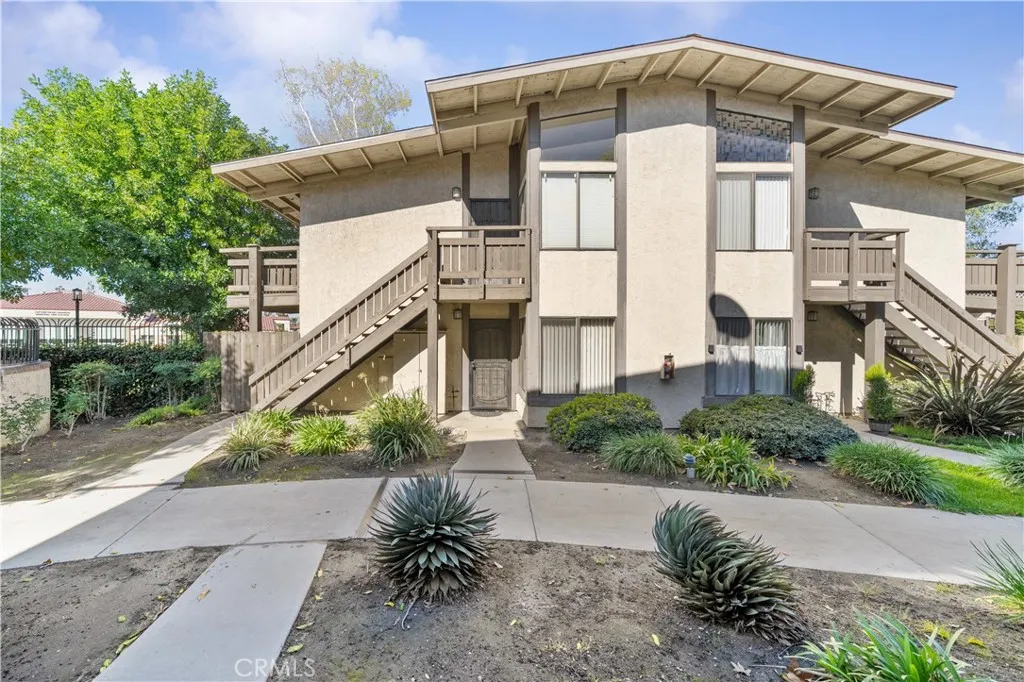 1150 S Meadow 6, Colton, California 92324 home-pic-1