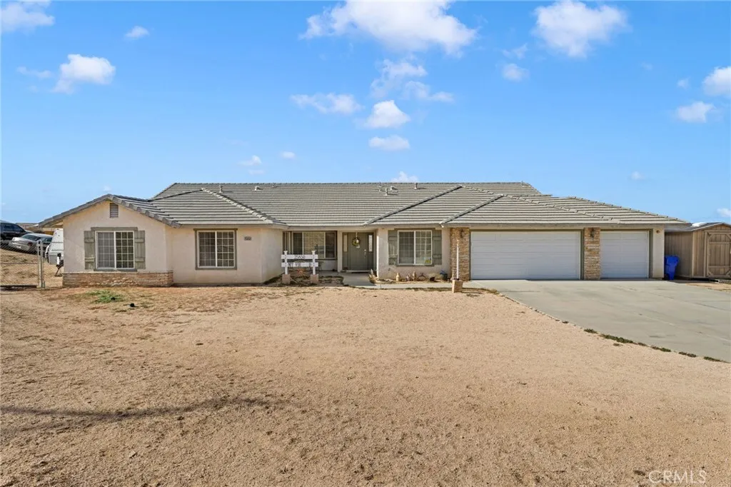25850 Mountain View, Apple Valley, California 92308 home-pic-1
