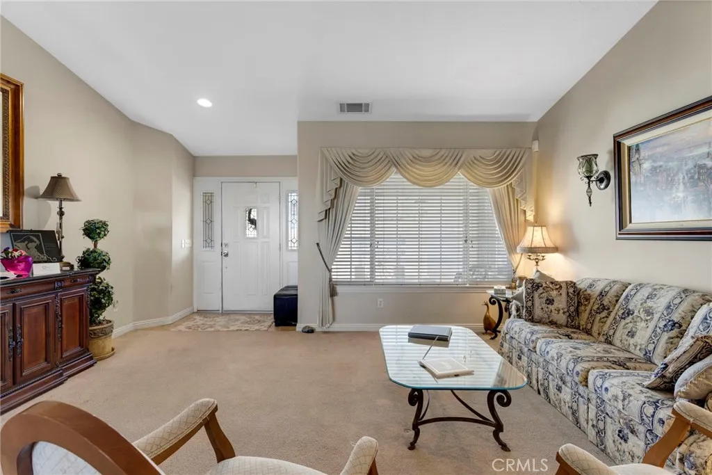 25850 Mountain View, Apple Valley, California 92308 home-pic-4