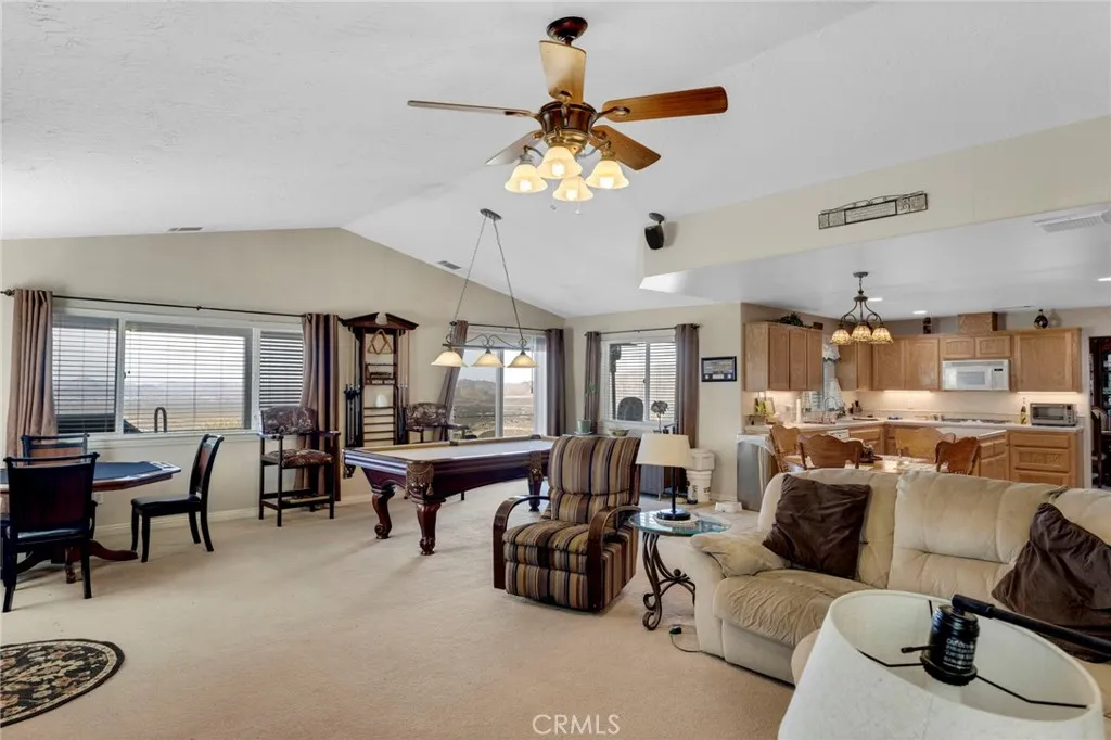 25850 Mountain View, Apple Valley, California 92308 home-pic-10