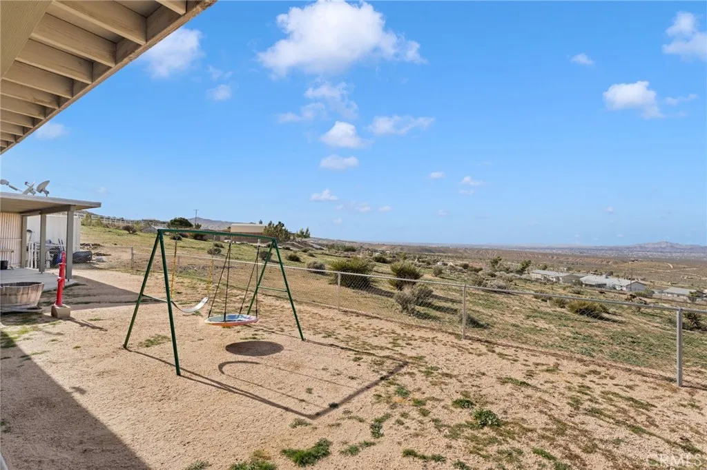 25850 Mountain View, Apple Valley, California 92308 home-pic-40