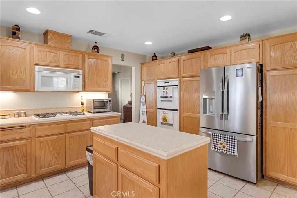 25850 Mountain View, Apple Valley, California 92308 home-pic-17