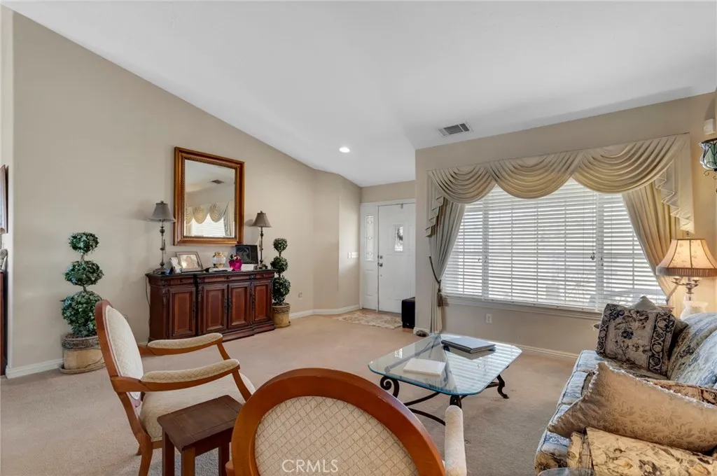 25850 Mountain View, Apple Valley, California 92308 home-pic-5