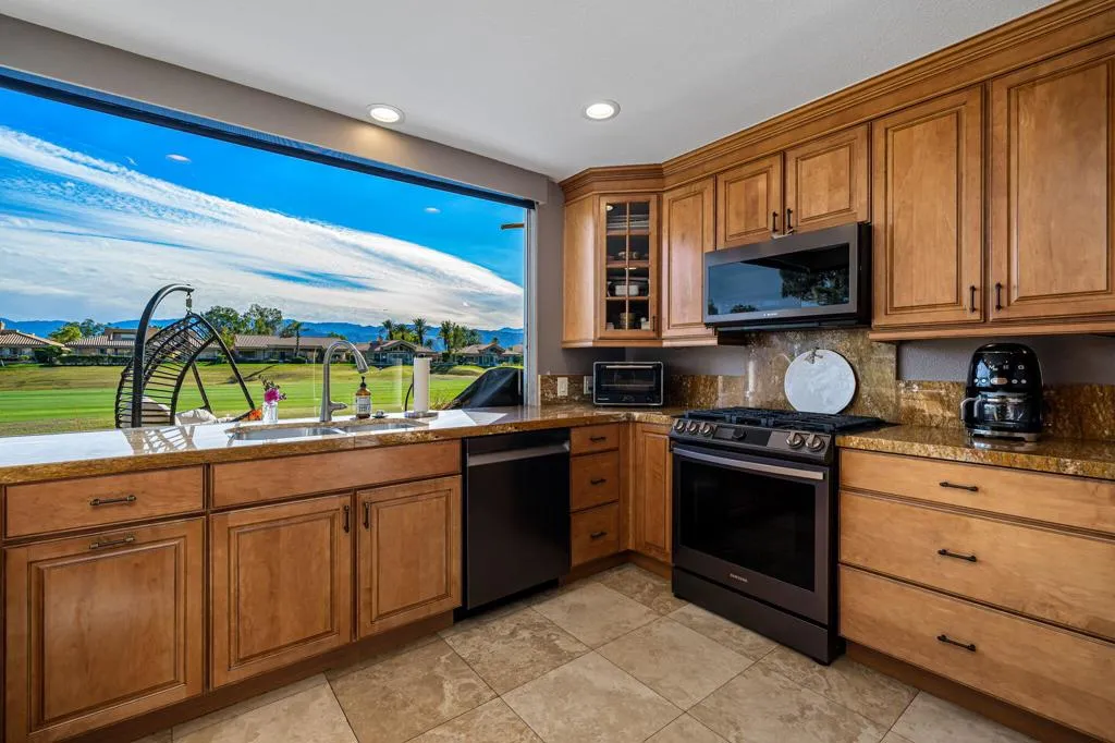 13 Pine Valley Drive, Rancho Mirage, California 92270 home-pic-20