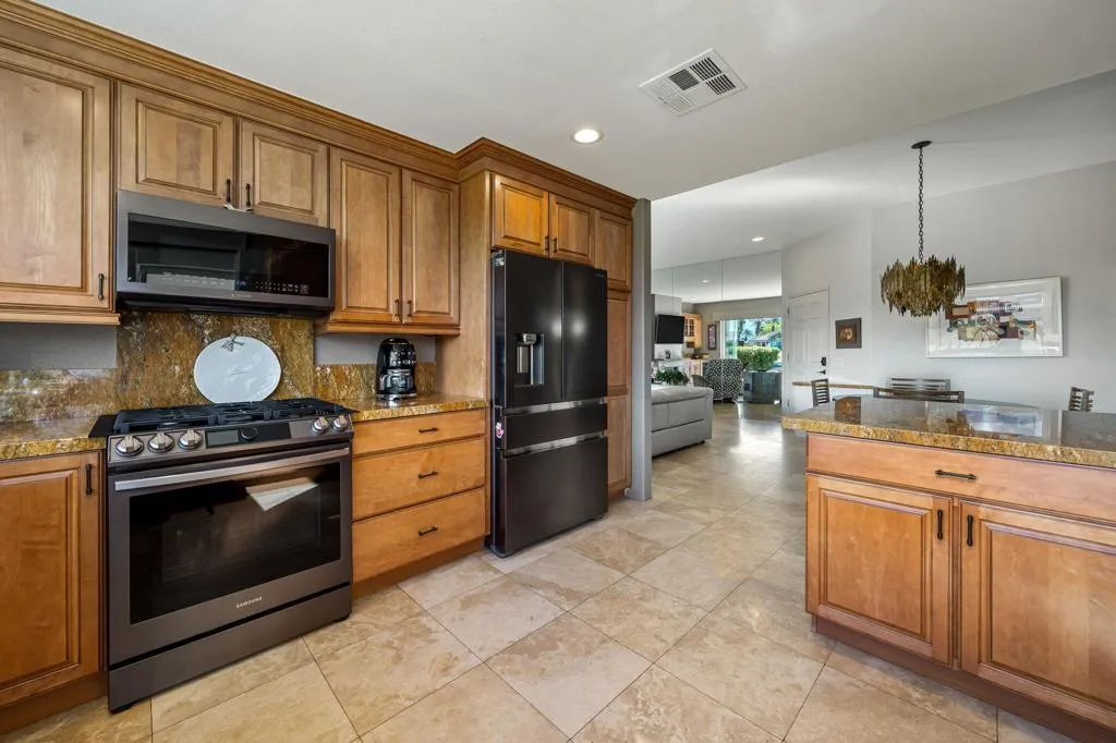 13 Pine Valley Drive, Rancho Mirage, California 92270 home-pic-22