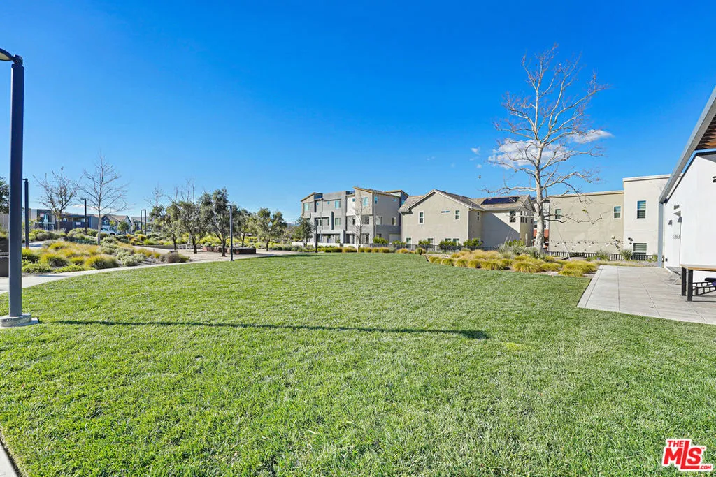 27566 Manzanita Way, Valencia, California 91381 home-pic-45